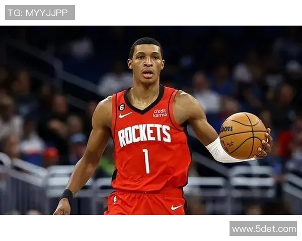 黄蜂队领队赞扬球员团结合作精神，力争冲击季后赛