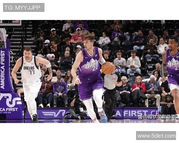 黄蜂队宣布签下新秀后卫约翰逊，未来之星闪耀全场