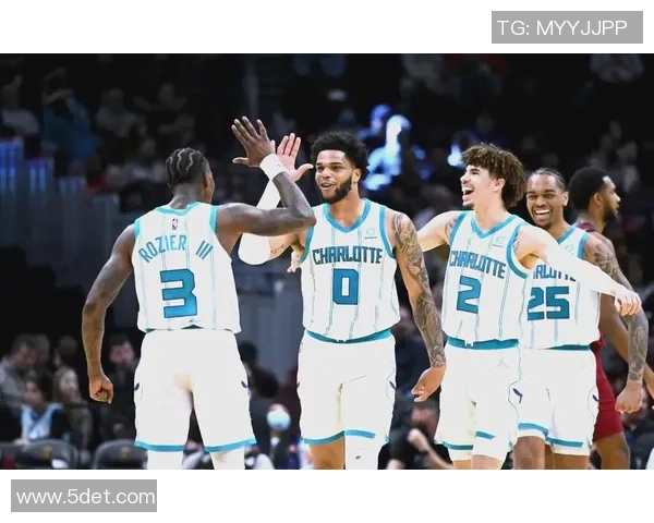 黄蜂在季后赛中鏖战全队精神饱满备战 黄蜂在季后赛中鏖战全队精神饱满备战