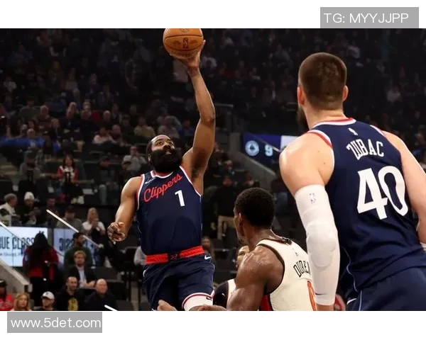 火箭遭遇三连败！哈登表现低迷，球队副手接力拯救局面