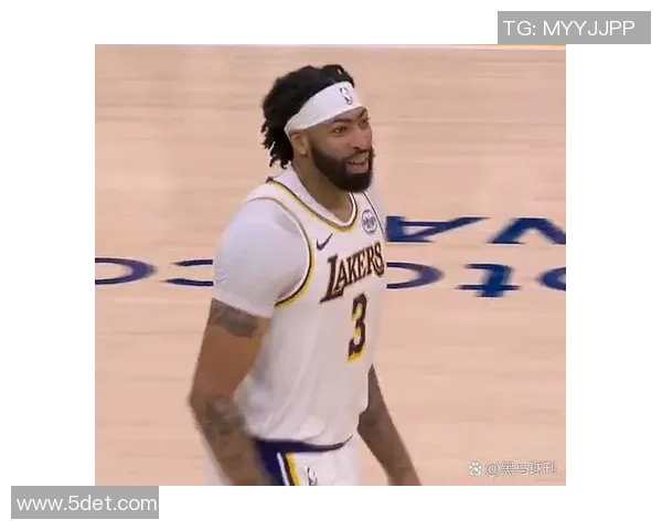 开拓者队前锋拉塞尔:我们要提升球队的整体实力 开拓者队前锋拉塞尔:我们要提升球队的整体实力