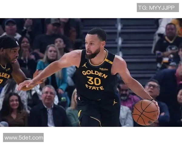 库里手感全开！创纪录得分助勇士夺取胜利