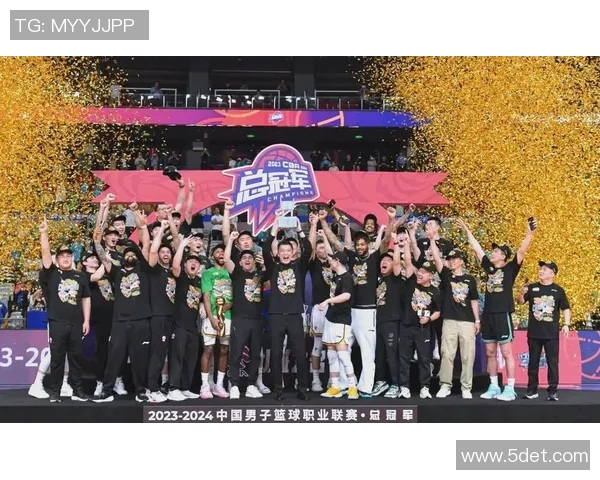 辽宁男篮的荣耀之路：CBA常规赛十连胜背后的故事