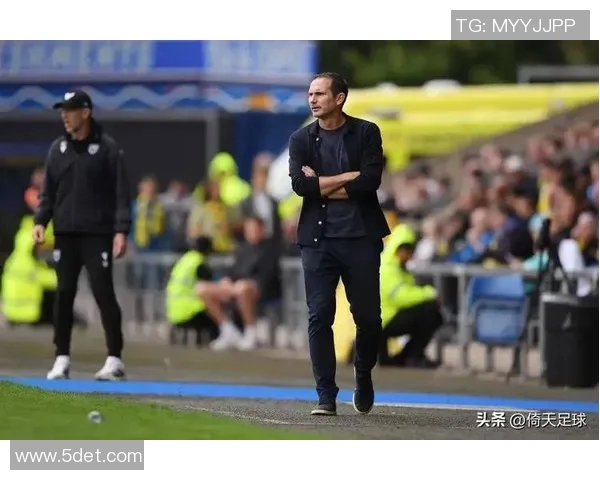 曼联宣布签下西汉姆中场弗兰克-兰帕德，引发球迷热议