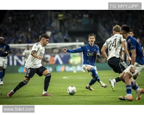 西甲豪门转会窗口收官,球队阵容变动引起球迷热议